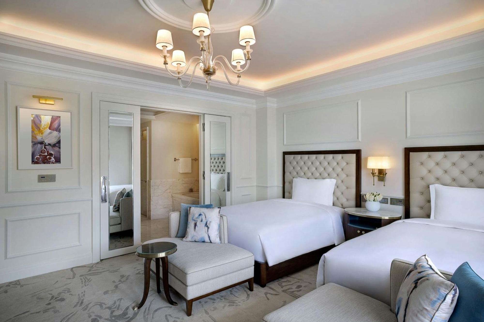 The Ritz-Carlton, Amman Hotel Kültér fotó Deluxe Room