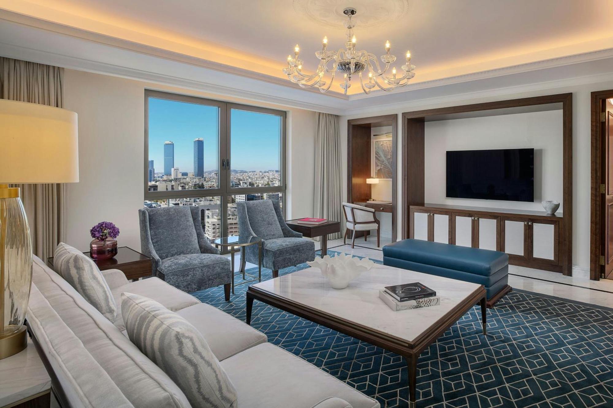 The Ritz-Carlton, Amman Hotel Kültér fotó A suite at the hotel
