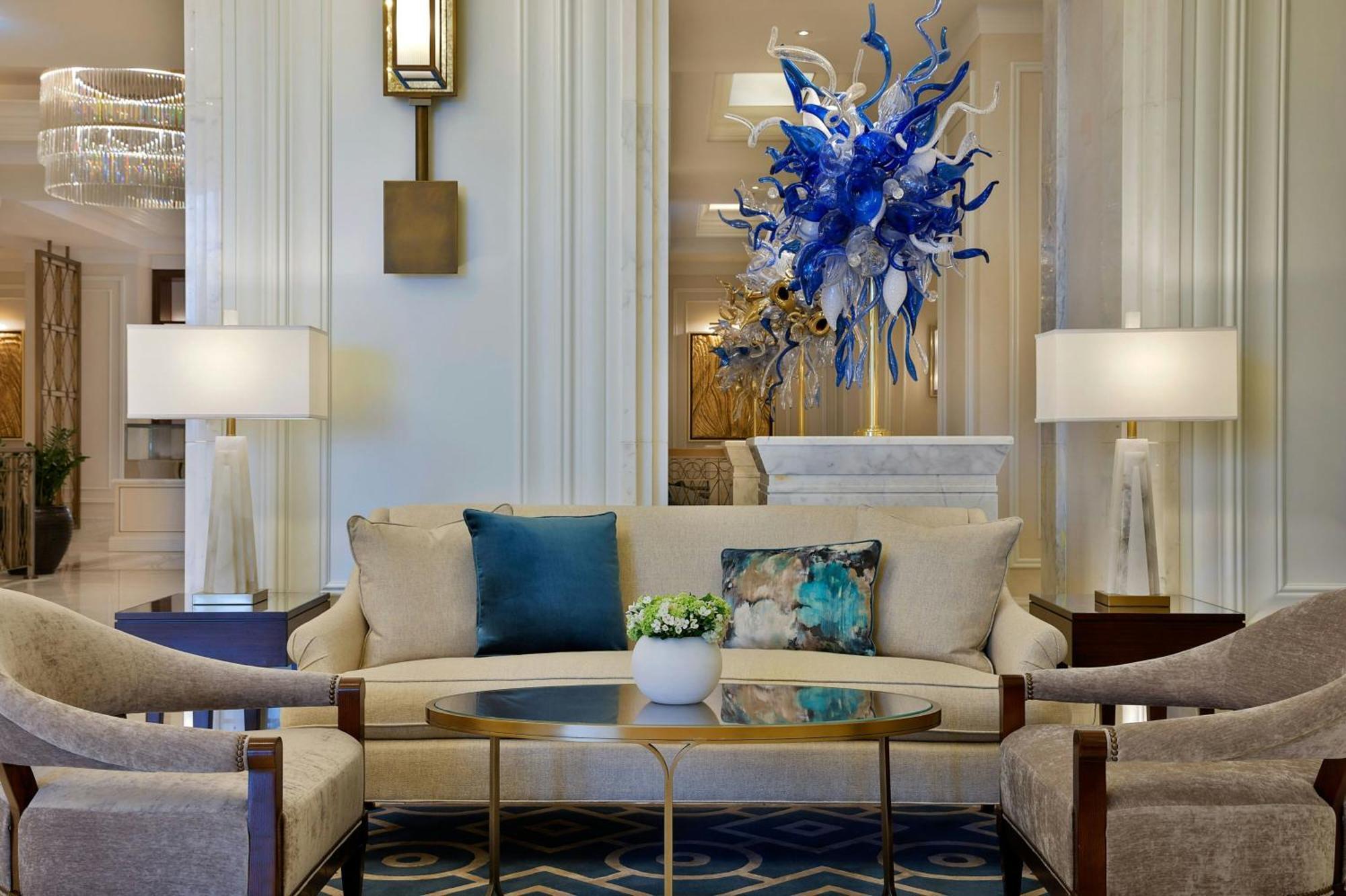 The Ritz-Carlton, Amman Hotel Kültér fotó The lobby of the Four Seasons Hotel